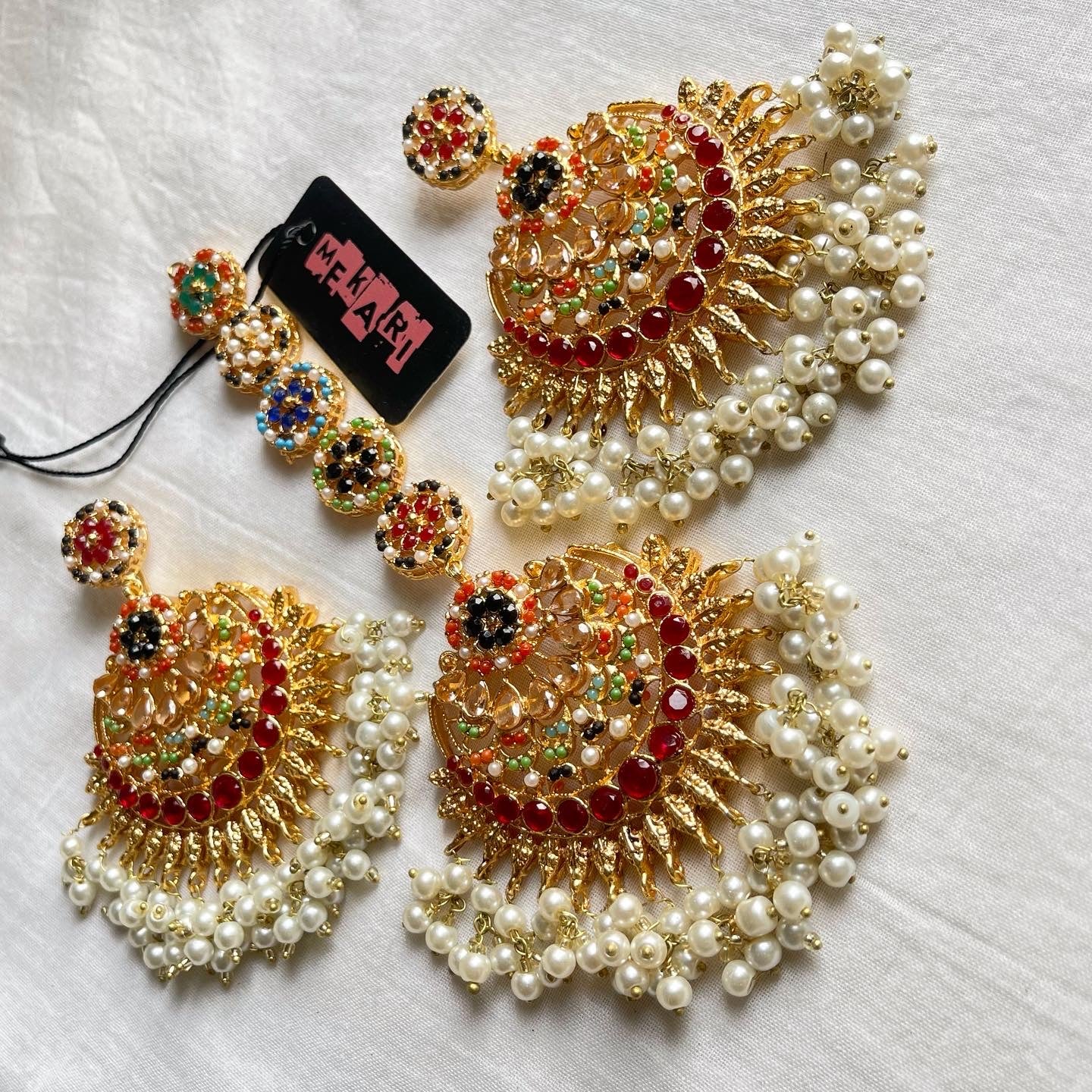 Nirvana Teeka Set in MAROON