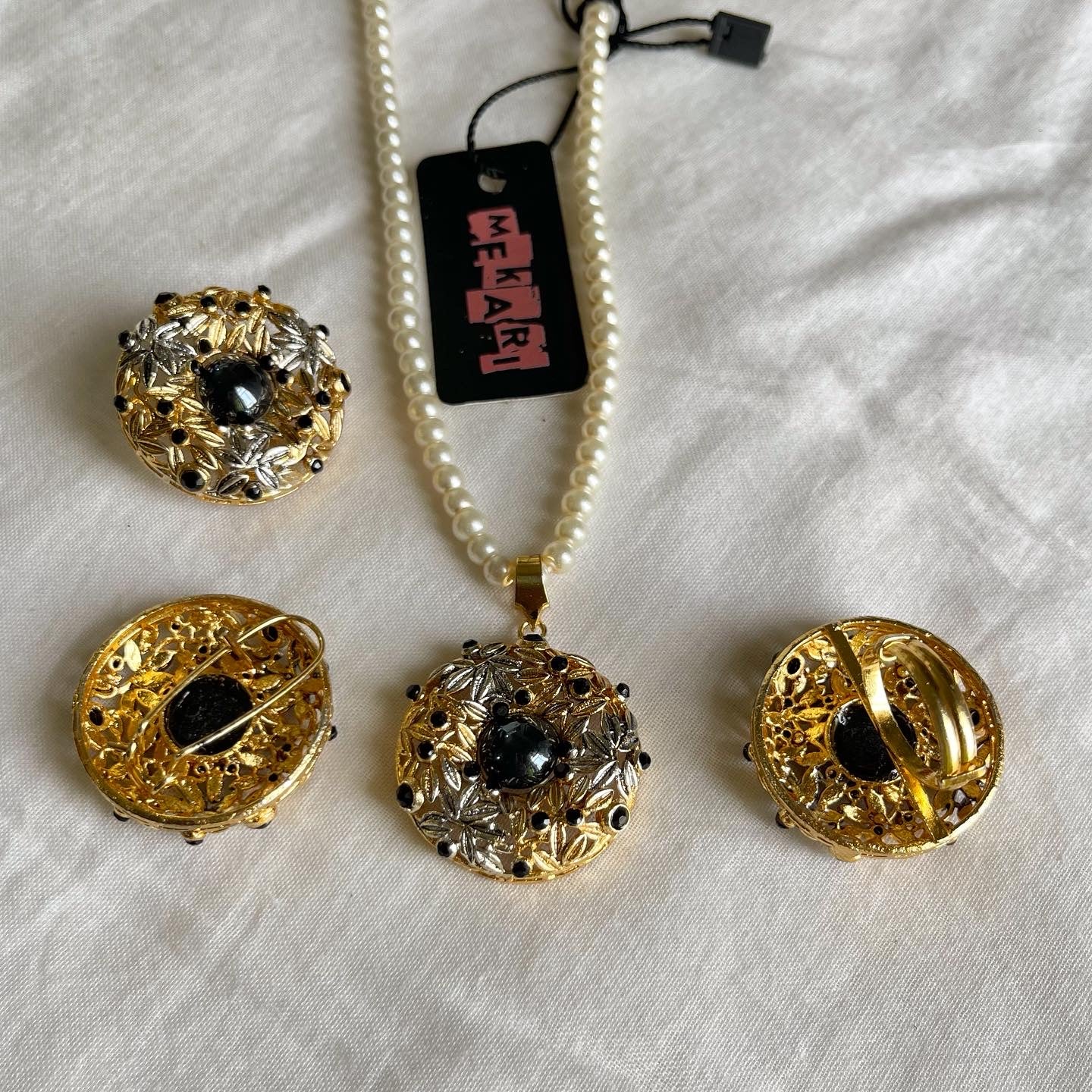 Anum Mala Set in Black