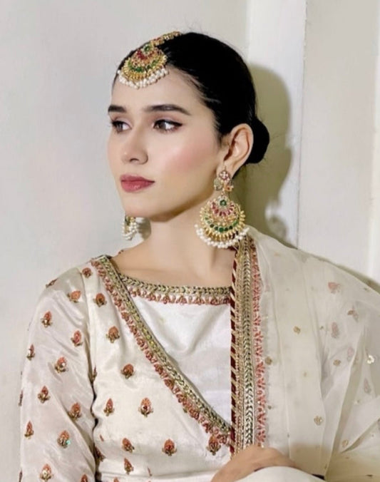 Nirvana Teeka Set in GREEN