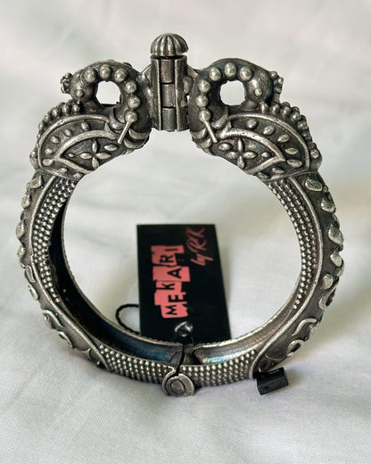 Intricate Premium Peacock Kangan