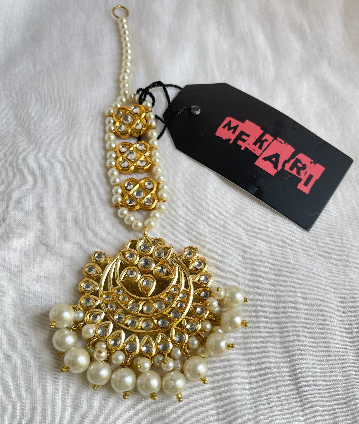 TRENDSETTER TEEKA (PEARLS)