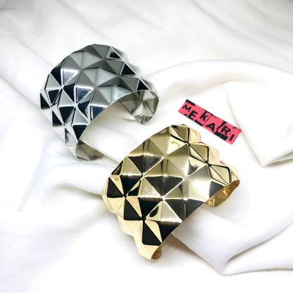 QUARTZ STATEMENT HAND PIECE