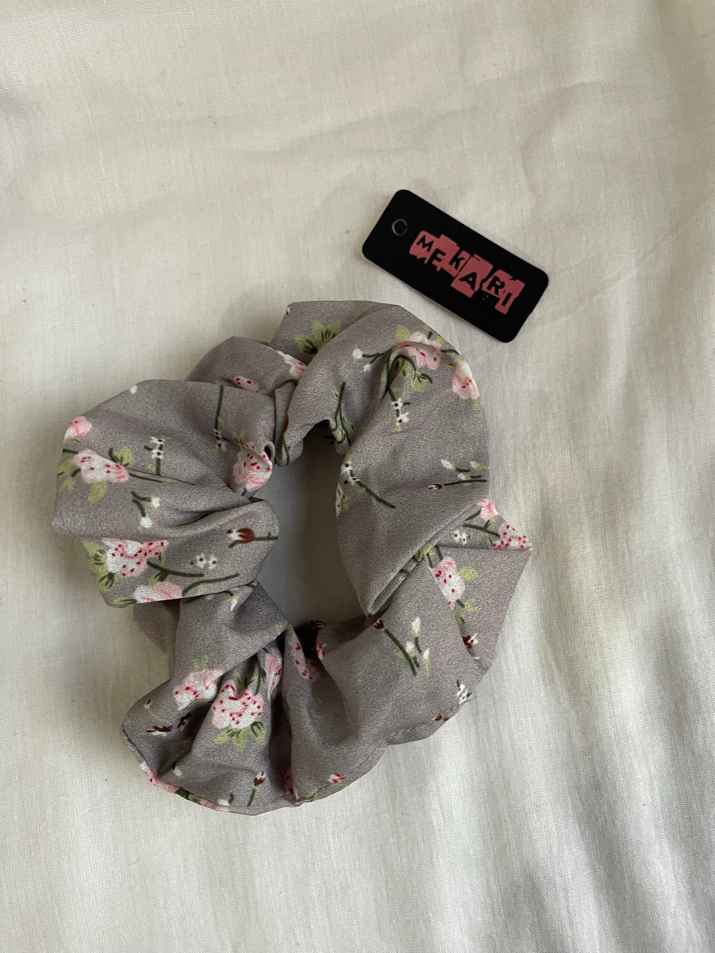 FLORAL & PLAIN SCRUNCHIES