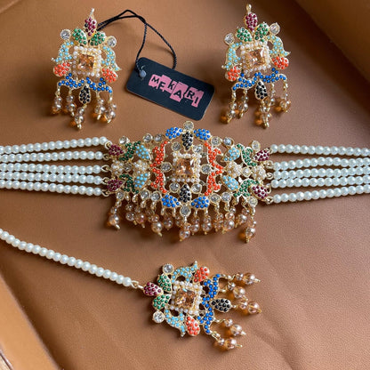 Nehaj Choker Set