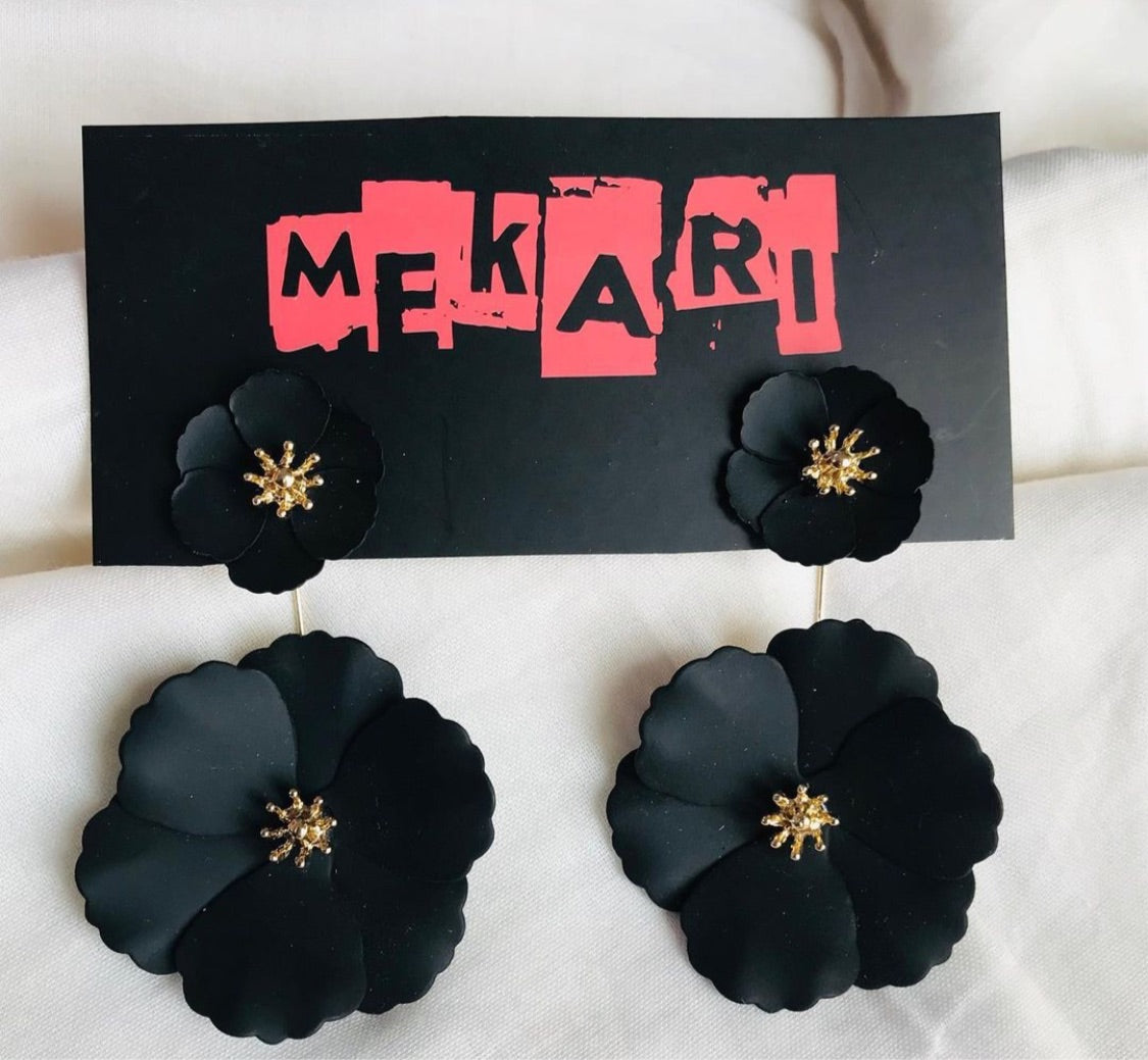 DETACHABLE FLOWER EARRINGS