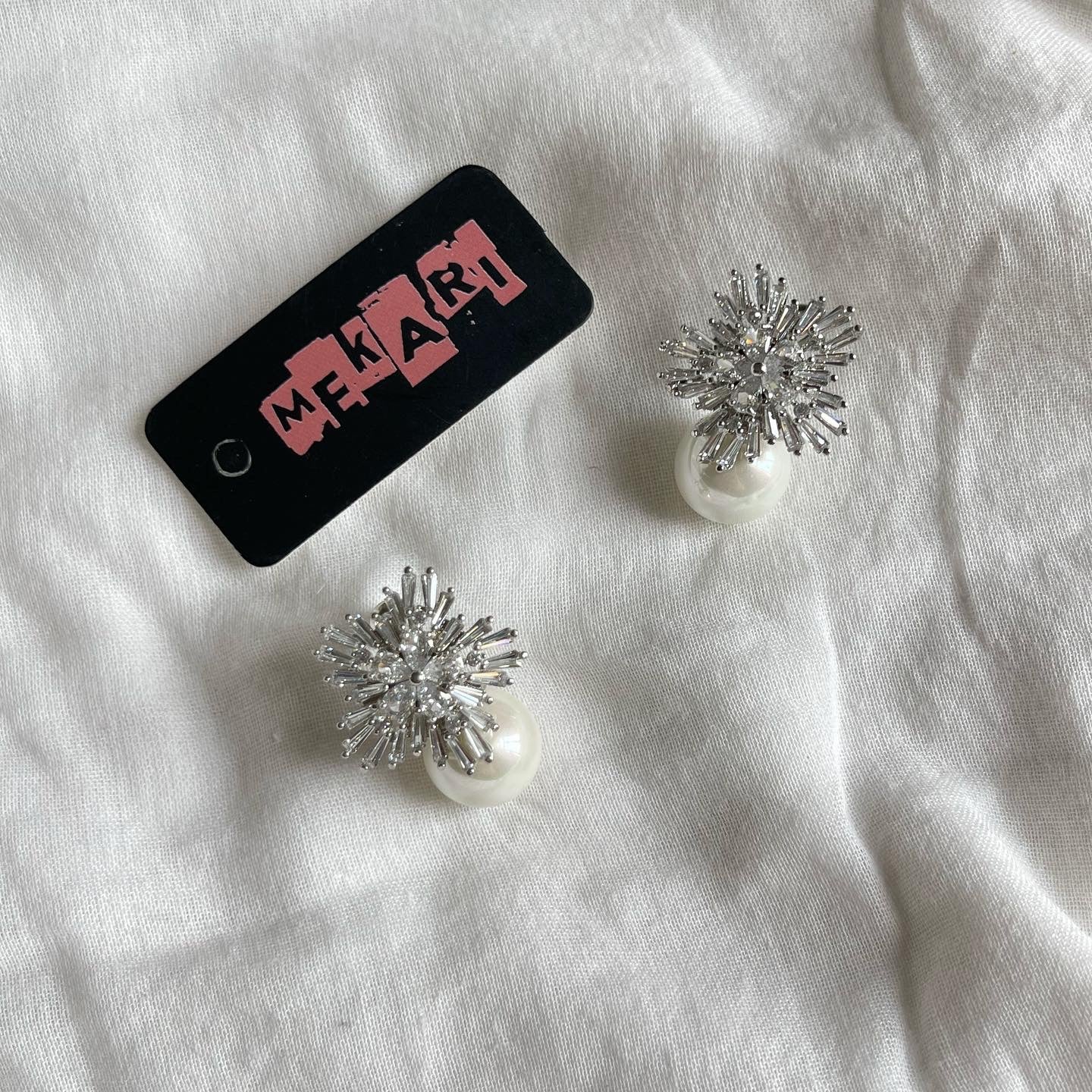 Snowflakes Pearl Earrings