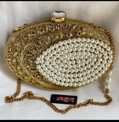 Pearl Clutch