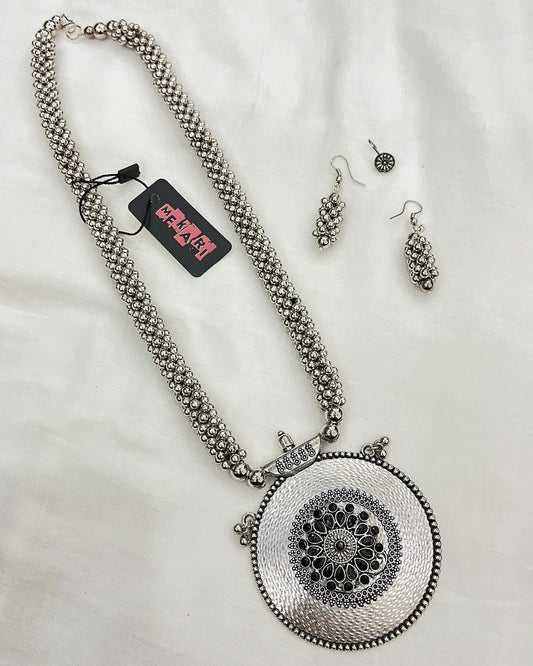 Meharbano Mala Set in Black