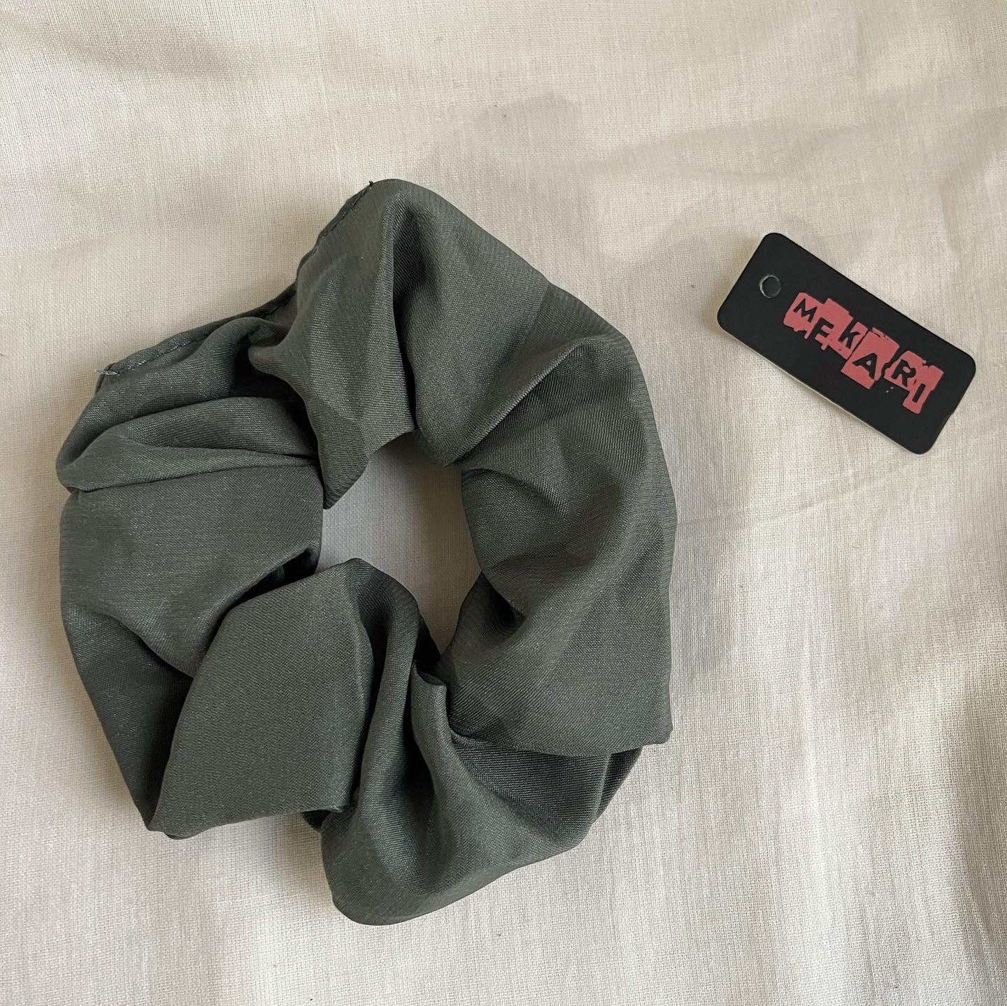 FLORAL & PLAIN SCRUNCHIES