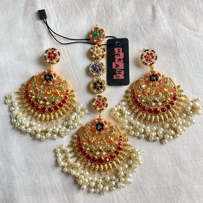 Nirvana Teeka Set in MAROON