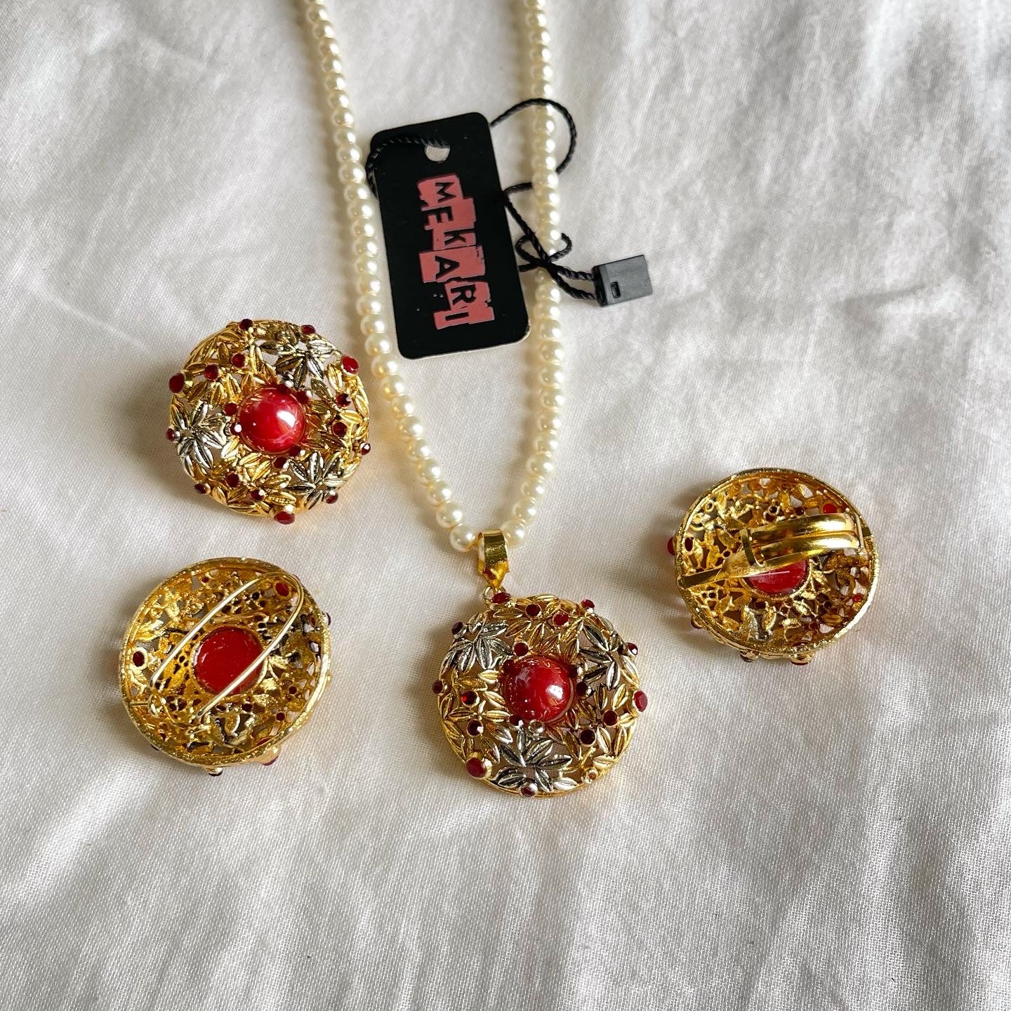 Anum Mala Set in Red