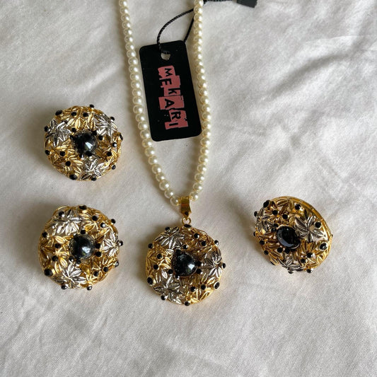 Anum Mala Set in Black