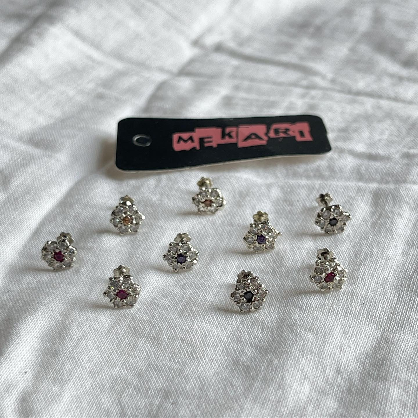 Silver phool zircon nosepin