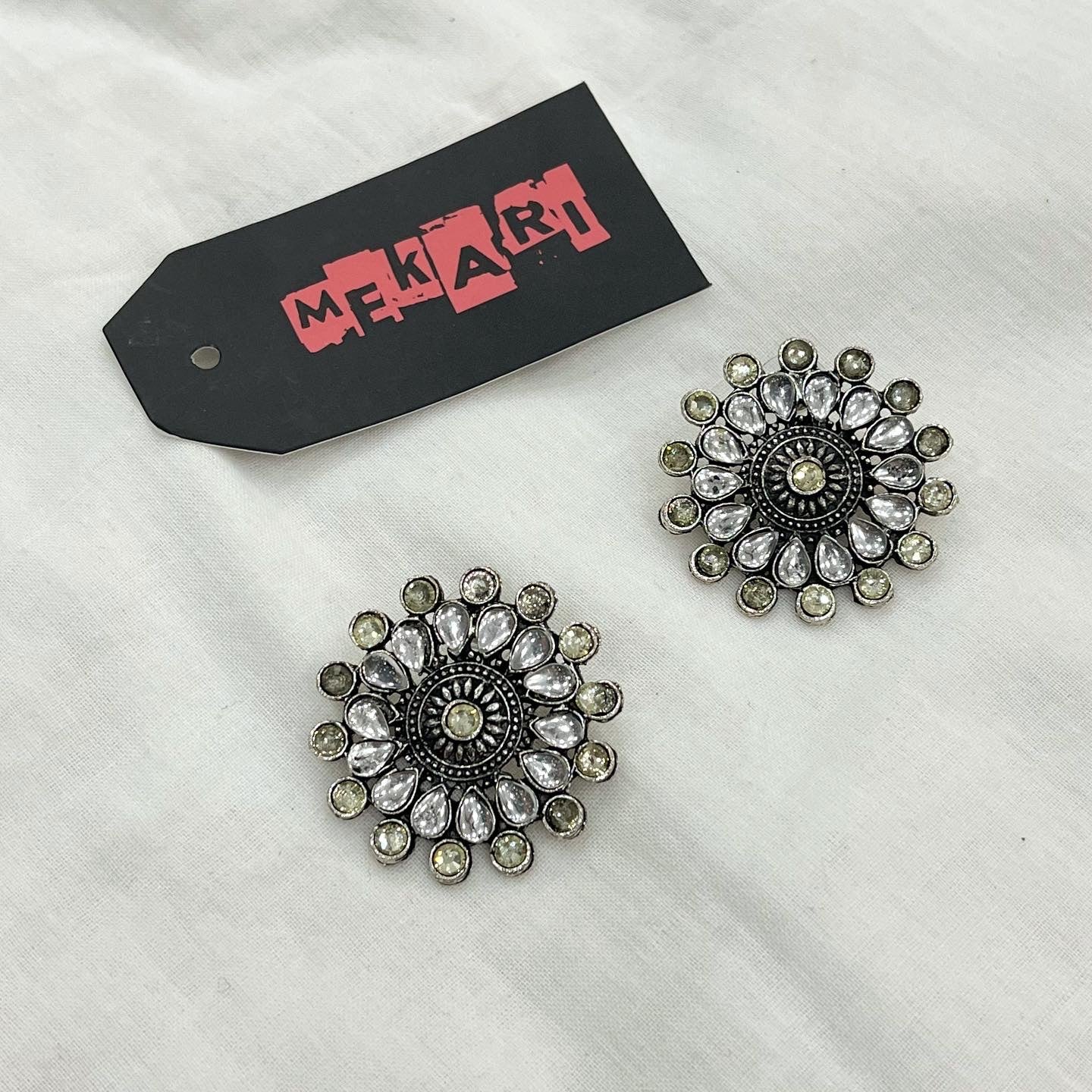 Oxidized Phool Studs