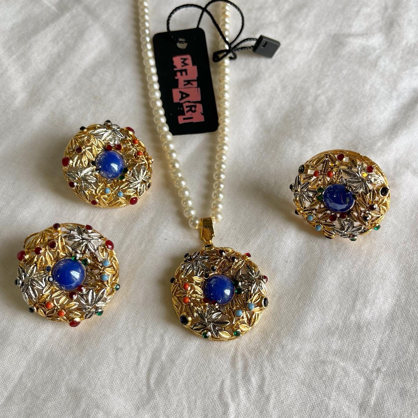 Anum Mala Set In Blue