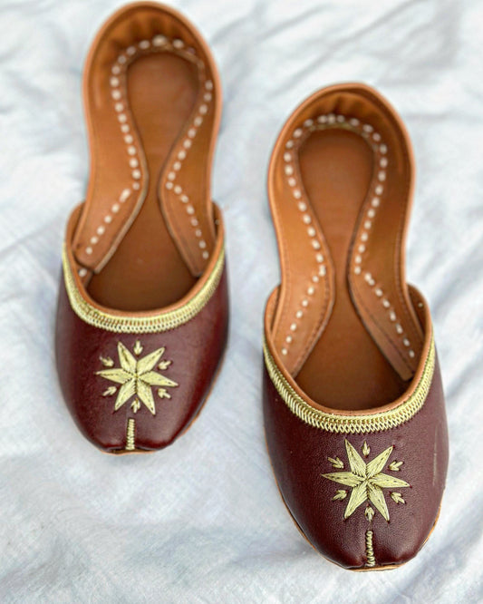 Tilla Phool Khussa in Maroon